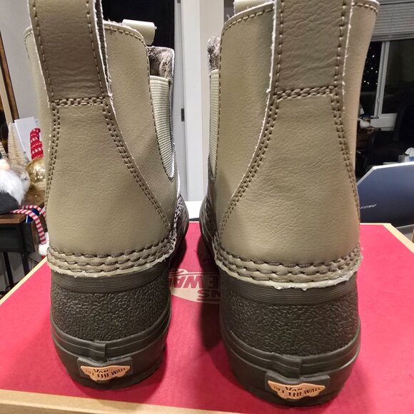 Vans Standard Mid Chelsea Boots Mens 9 Bay Leaf Insulated Waterproof MTE NEW - Picture 6 of 9